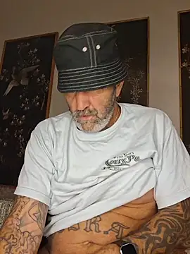 Hotbodyscottie live sex cam