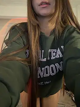 aly_golden_ live sex cam