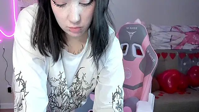 MollysLand's cam snapshot