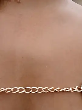 AliceRuivinha2 live sex cam