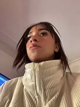 alahia_pink's cam snapshot