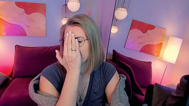 Annie_Light's cam snapshot