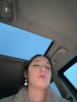 DollyTall's cam snapshot