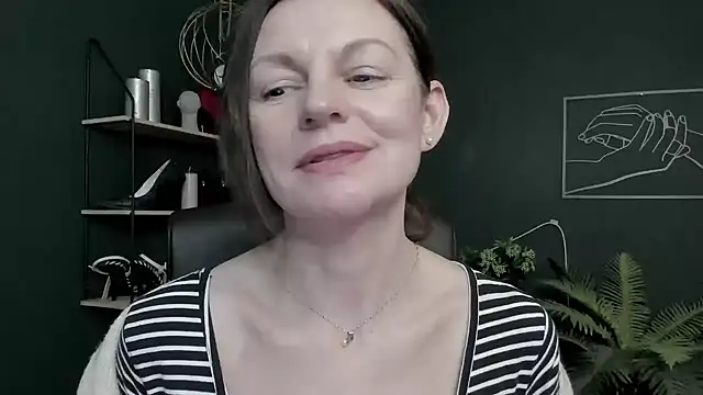 VivianWILD's cam snapshot