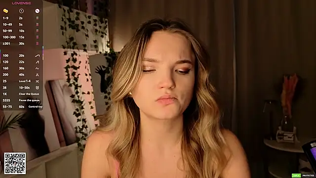 JulieLupo's cam snapshot