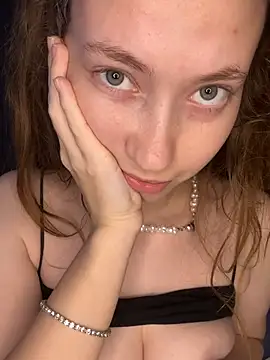 Holy_Poly's cam snapshot