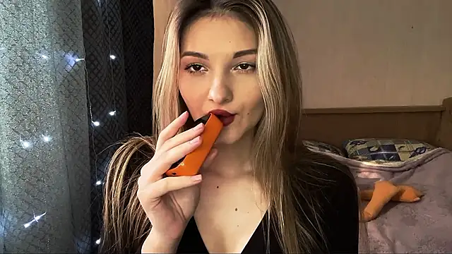 EmllyLighty's cam snapshot