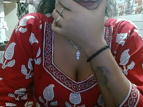 LovingPihu's cam snapshot