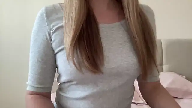 LisaFlower's cam snapshot