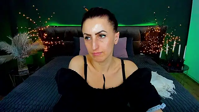 Rebecca_Diamond's cam snapshot