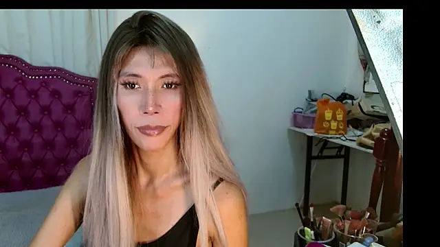 LoveRUBY143 live sex cam