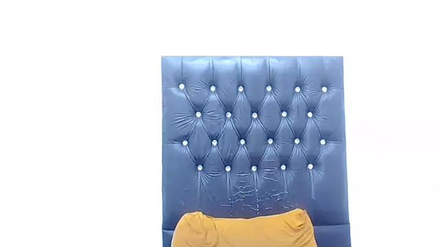 AUGUSTBLOOMxx's cam snapshot