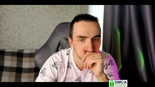 your_new_boyfriend1's cam snapshot