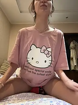 DollyTall's cam snapshot