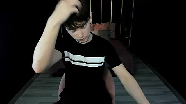 AlejandroEllias live sex cam