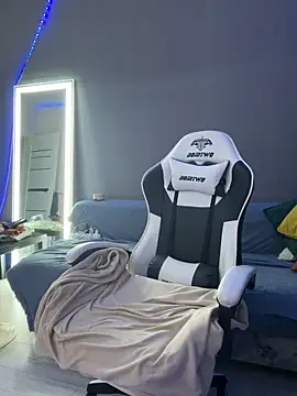 julia_fly's cam snapshot