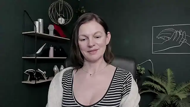 VivianWILD's cam snapshot