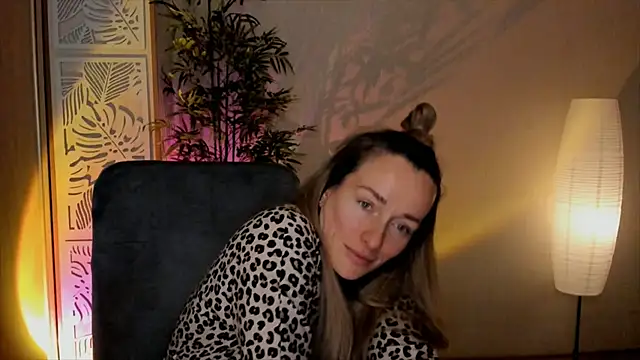 RebeccaMartinez live sex cam