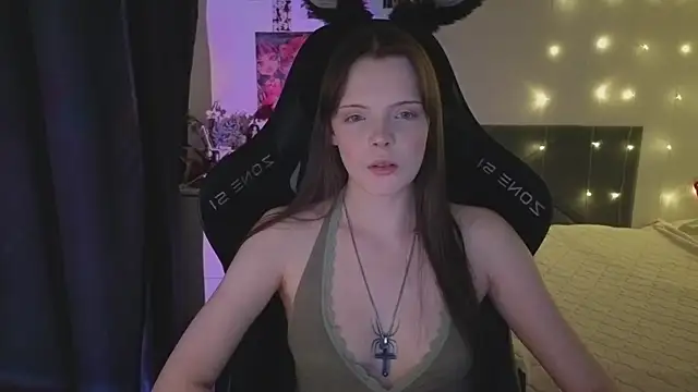 Luna_Navy's cam snapshot