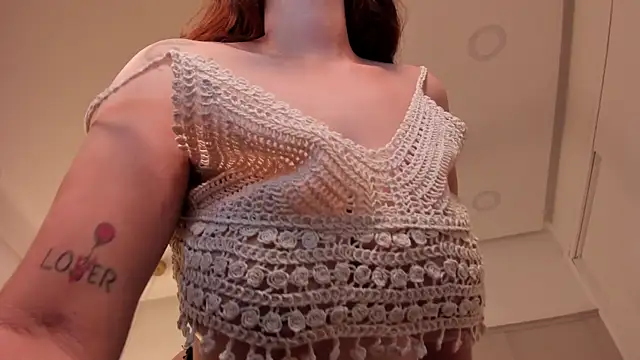 gabby_london's cam snapshot