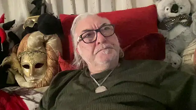 EroticVenetian live sex cam