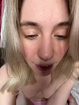 LovelyMiu live sex cam