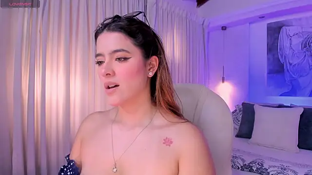 nathalie_rivers's cam snapshot