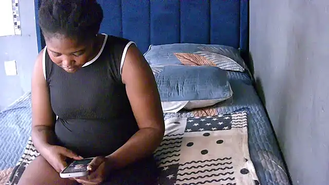 FREAKBARBIE02 live sex cam