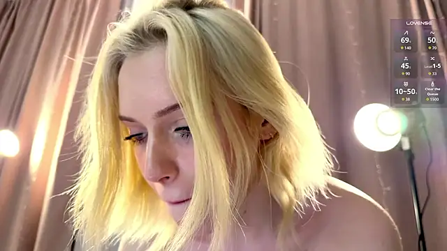 GlaydsLeveto live sex cam