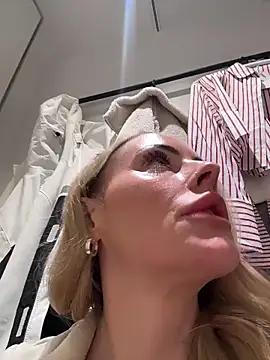 EmaSalis live sex cam