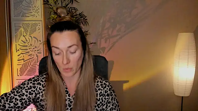 RebeccaMartinez live sex cam