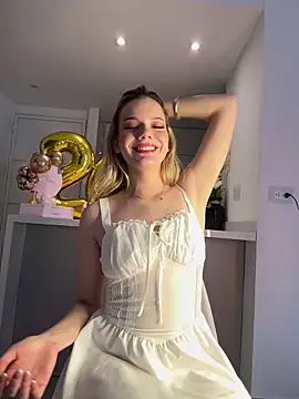 NicoleCut live sex cam