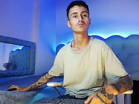 jullian_ricciI live sex cam