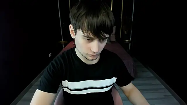 AlejandroEllias live sex cam