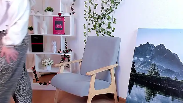 CharityKhamo's cam snapshot