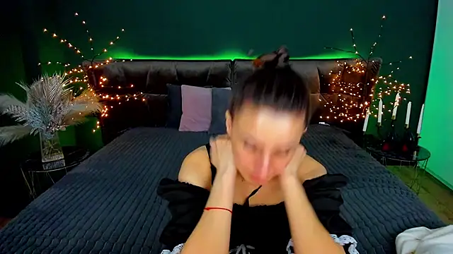 Rebecca_Diamond's cam snapshot