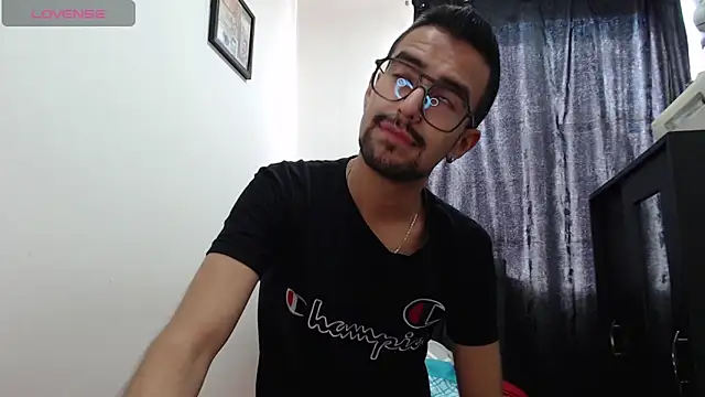 Demian_val live sex cam