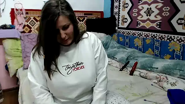 Adelinemilf live sex cam