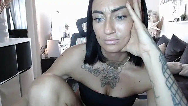 IntiMia's cam snapshot