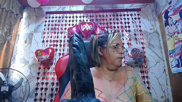 alina_maturehot's cam snapshot