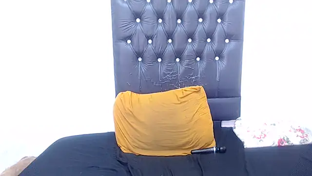 AUGUSTBLOOMxx's cam snapshot