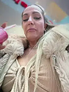 adya-aly's cam snapshot