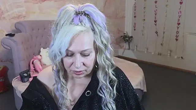 Penelope_Pinky's cam snapshot