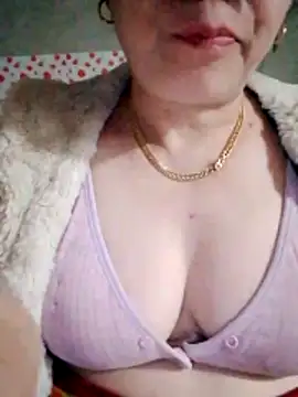 small-house123's cam snapshot