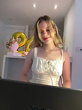 NicoleCut live sex cam