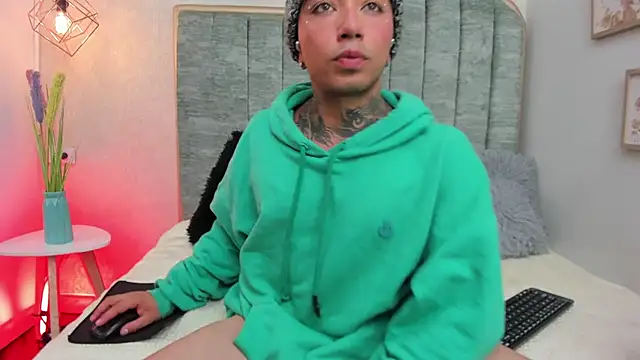 liam_froid's cam snapshot