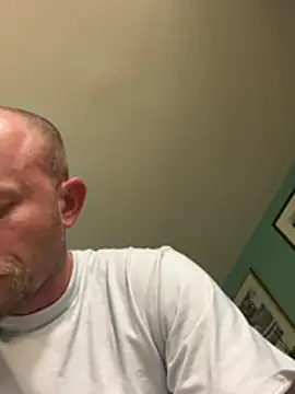 BIGWHITECOCKDOC36's cam snapshot