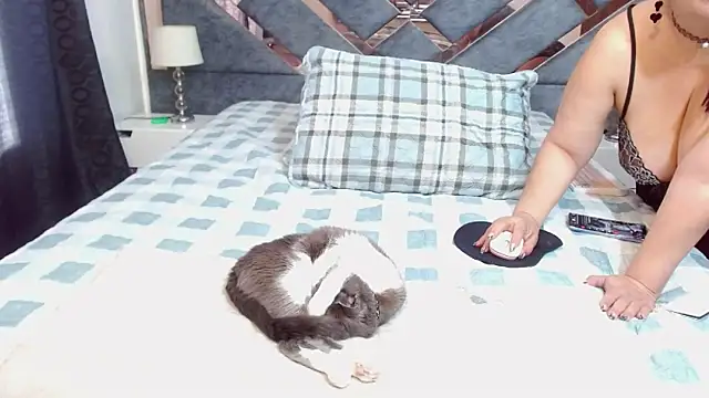 KarlaTesg live sex cam