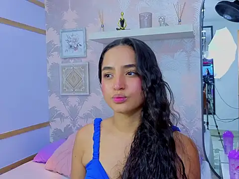 Emma_Thompssonn's cam snapshot