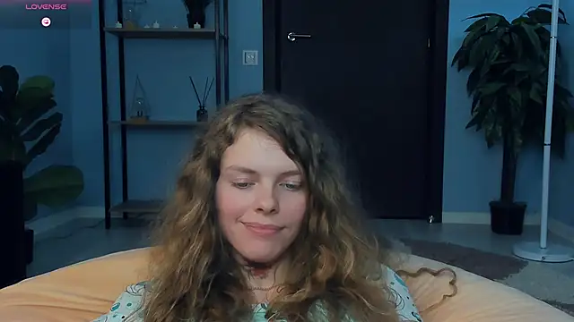 RayaNenlia's cam snapshot